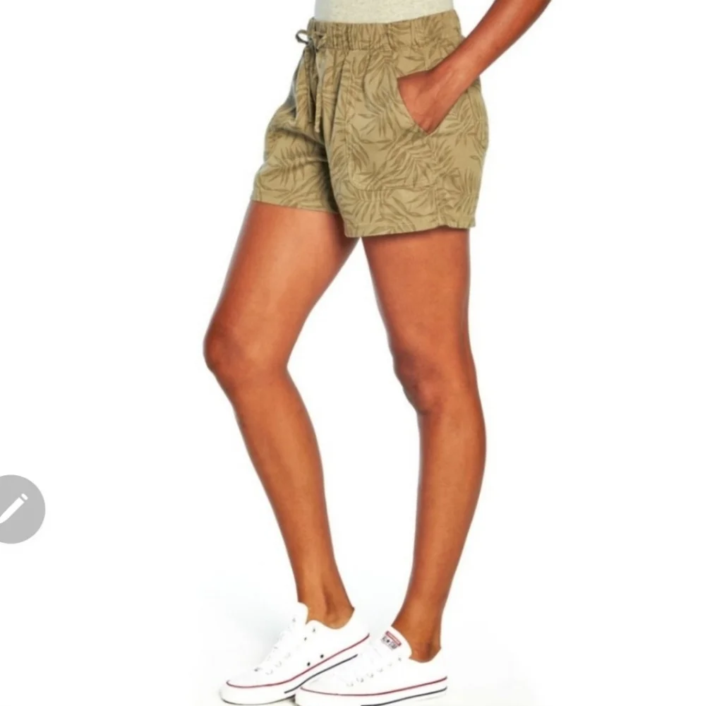 GAP Tensel Shorts NEW.